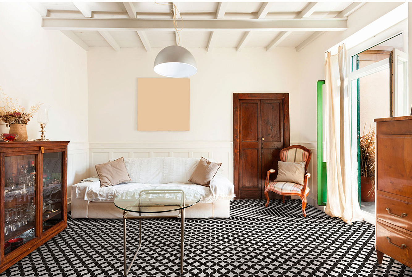 NKR CHIC / ROY